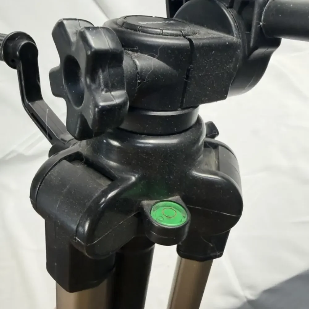 Velbon S-4000 Tripod with PH-156Q Pan-Tilt Head and Quick Release Plate, Used
